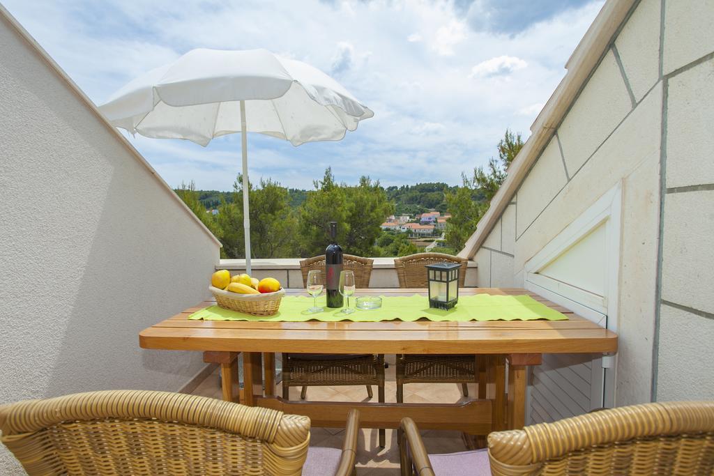 Apartments Villa Maris Lumbarda Room photo