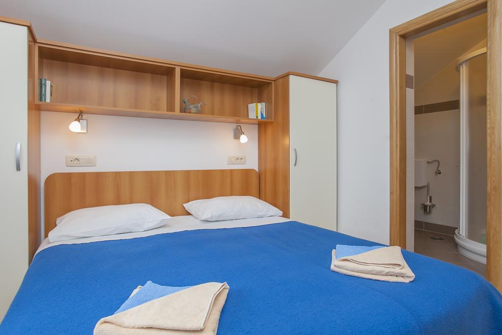 Apartments Villa Maris Lumbarda Room photo