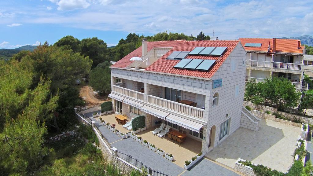 Apartments Villa Maris Lumbarda Exterior photo