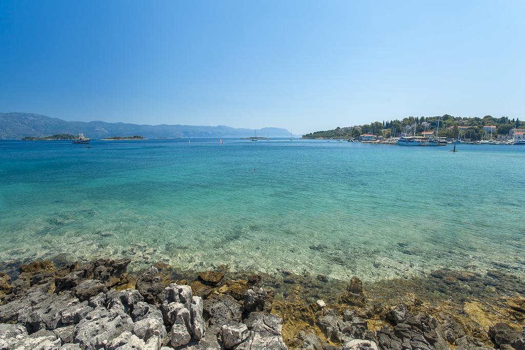 Apartments Villa Maris Lumbarda Exterior photo